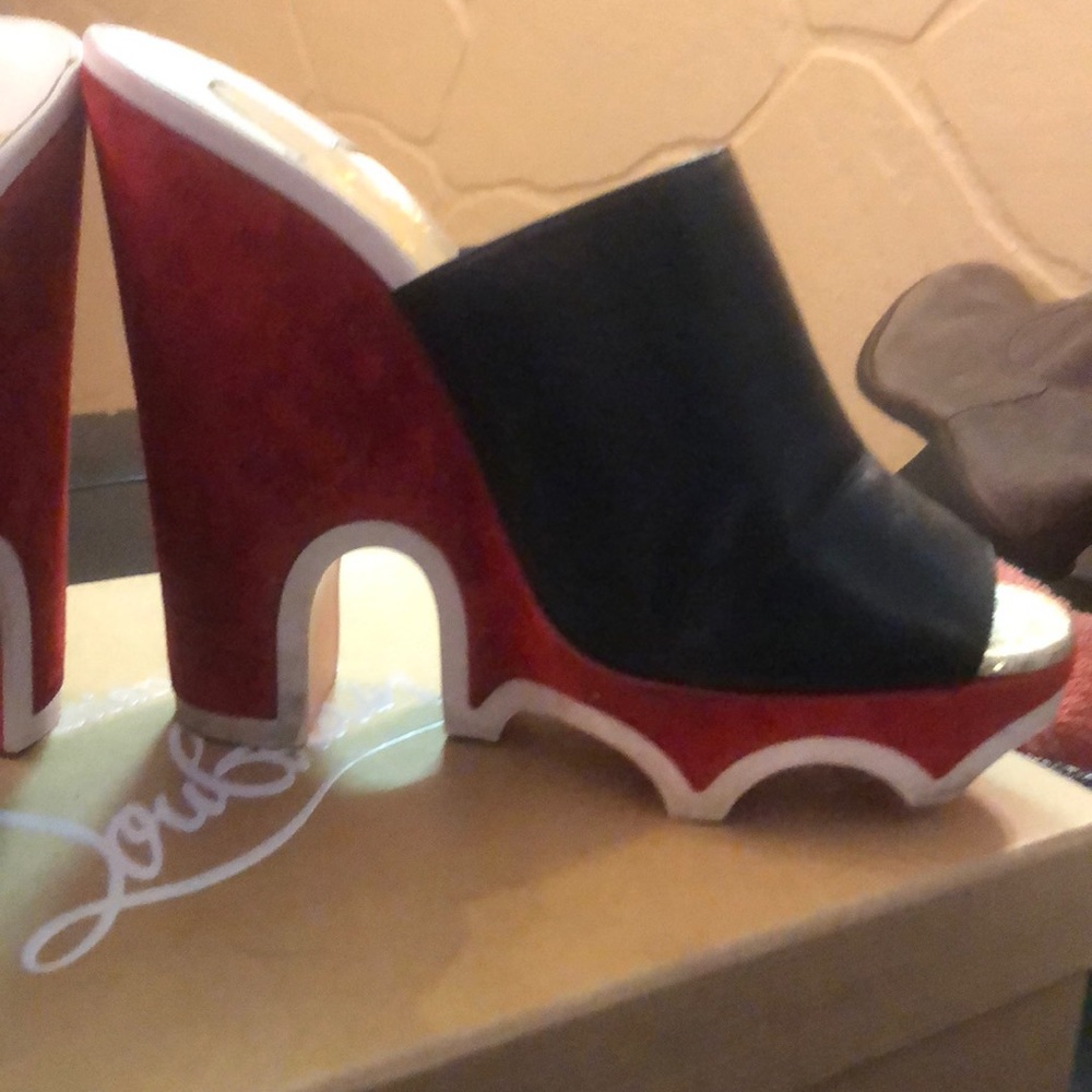 Shoe - Picture 6 of 6